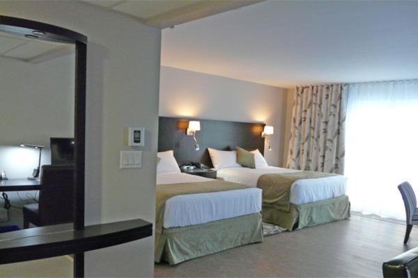 Auberge Des Gallant Rigaud Eksteriør billede