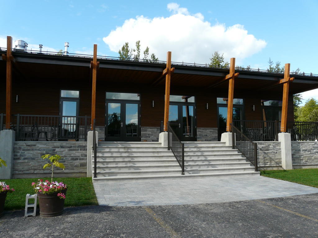 Auberge Des Gallant Rigaud Eksteriør billede