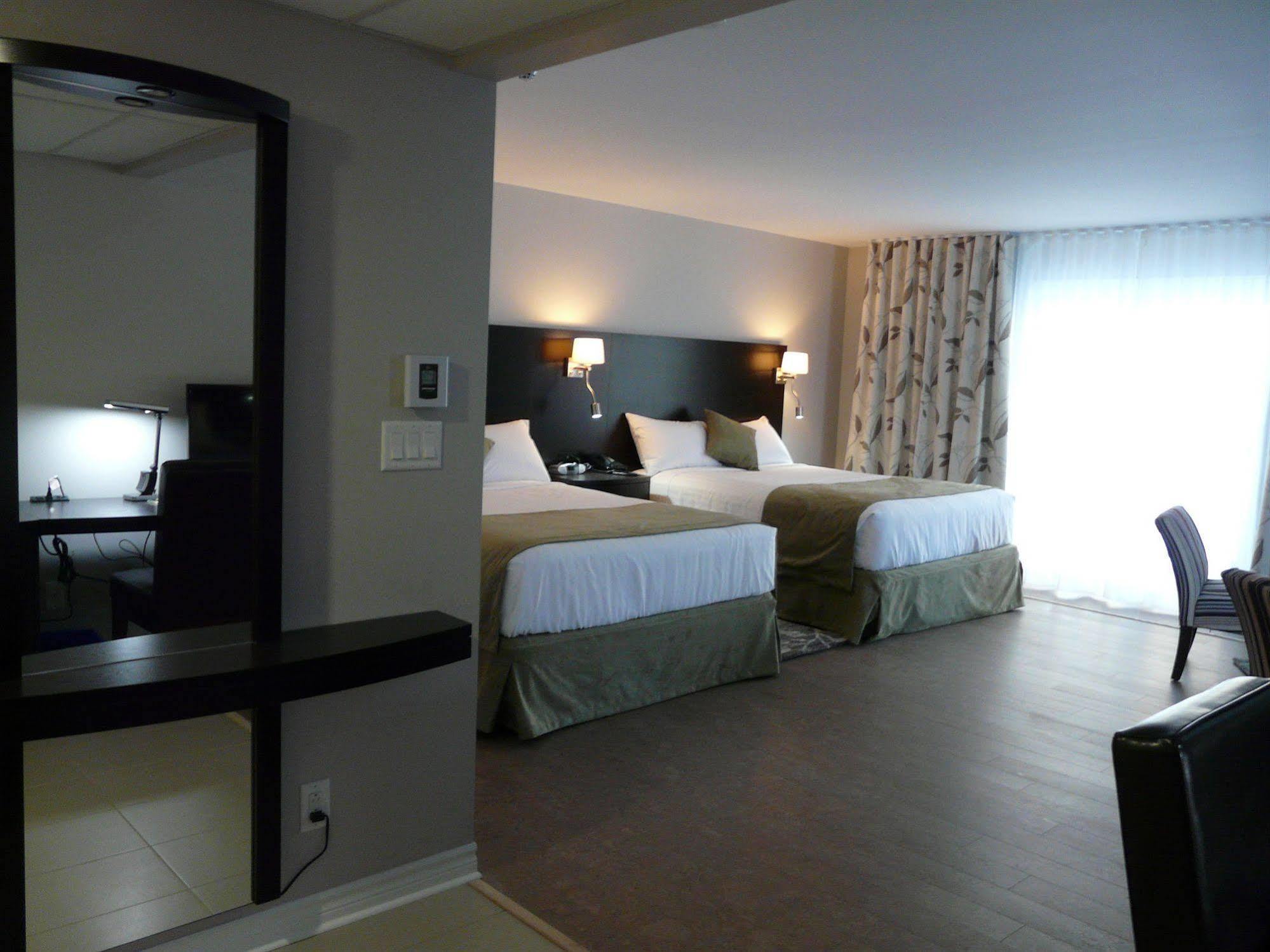 Auberge Des Gallant Rigaud Eksteriør billede