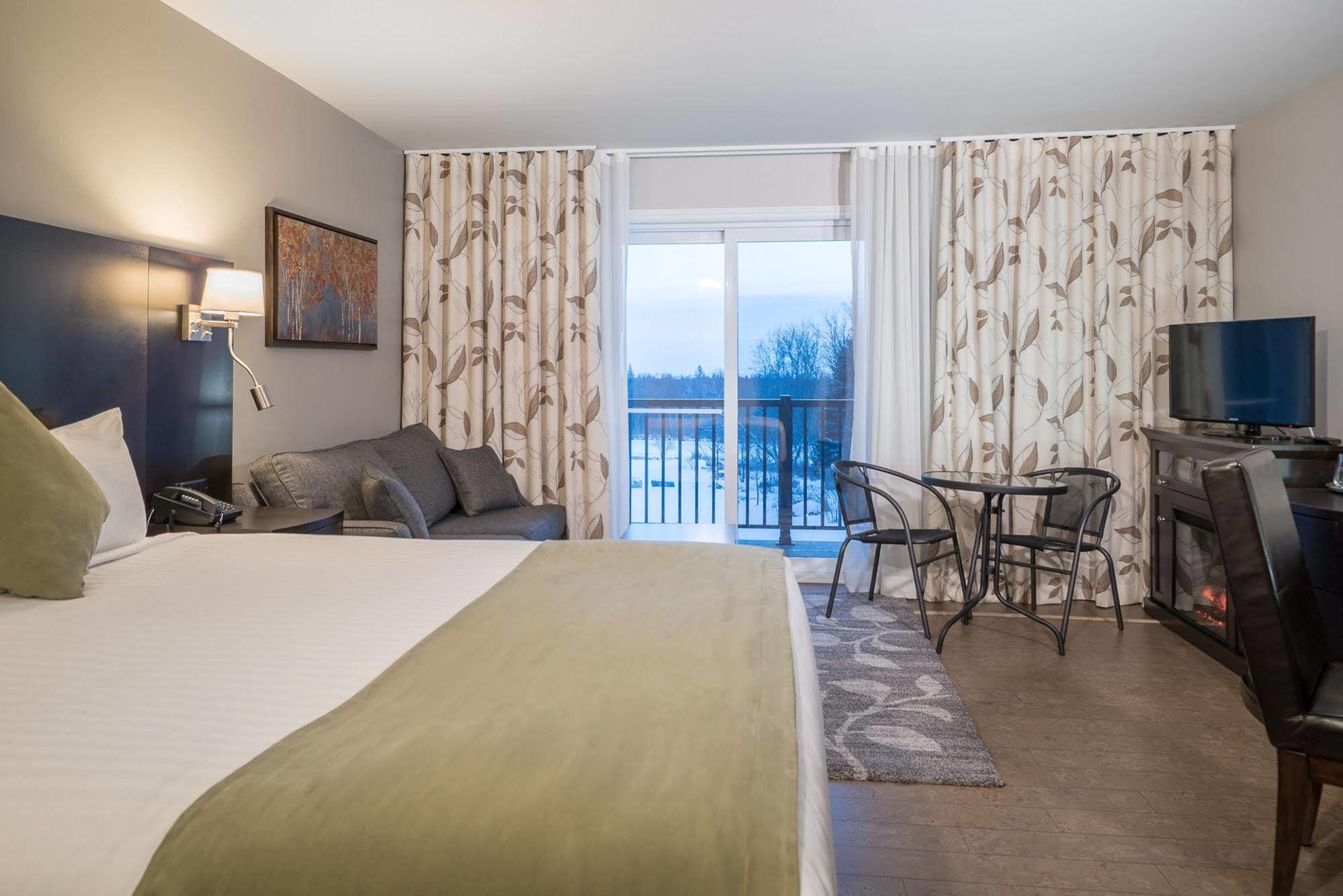 Auberge Des Gallant Rigaud Eksteriør billede