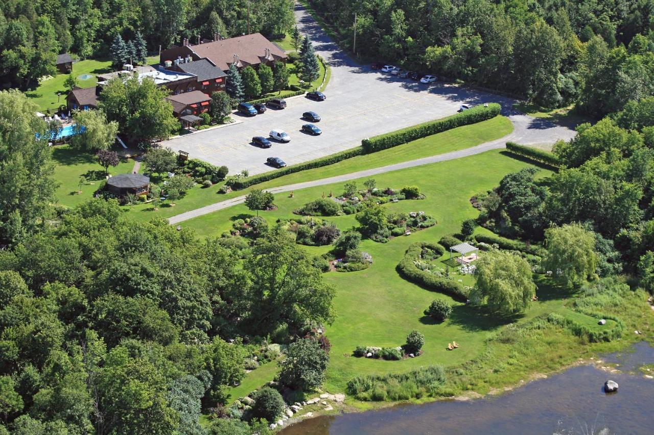 Auberge Des Gallant Rigaud Eksteriør billede